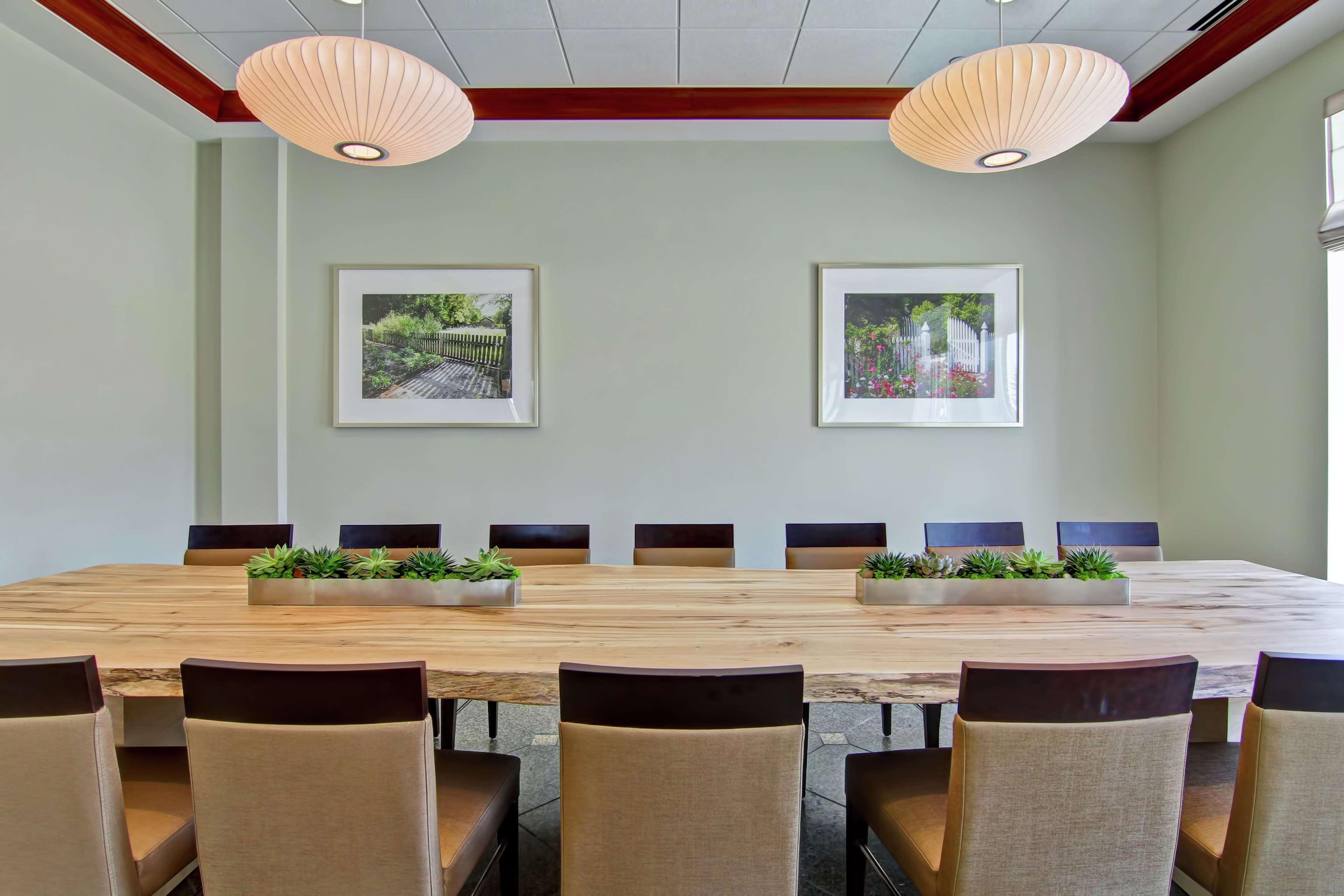Hilton Garden Inn Ottawa Airport Exterior foto