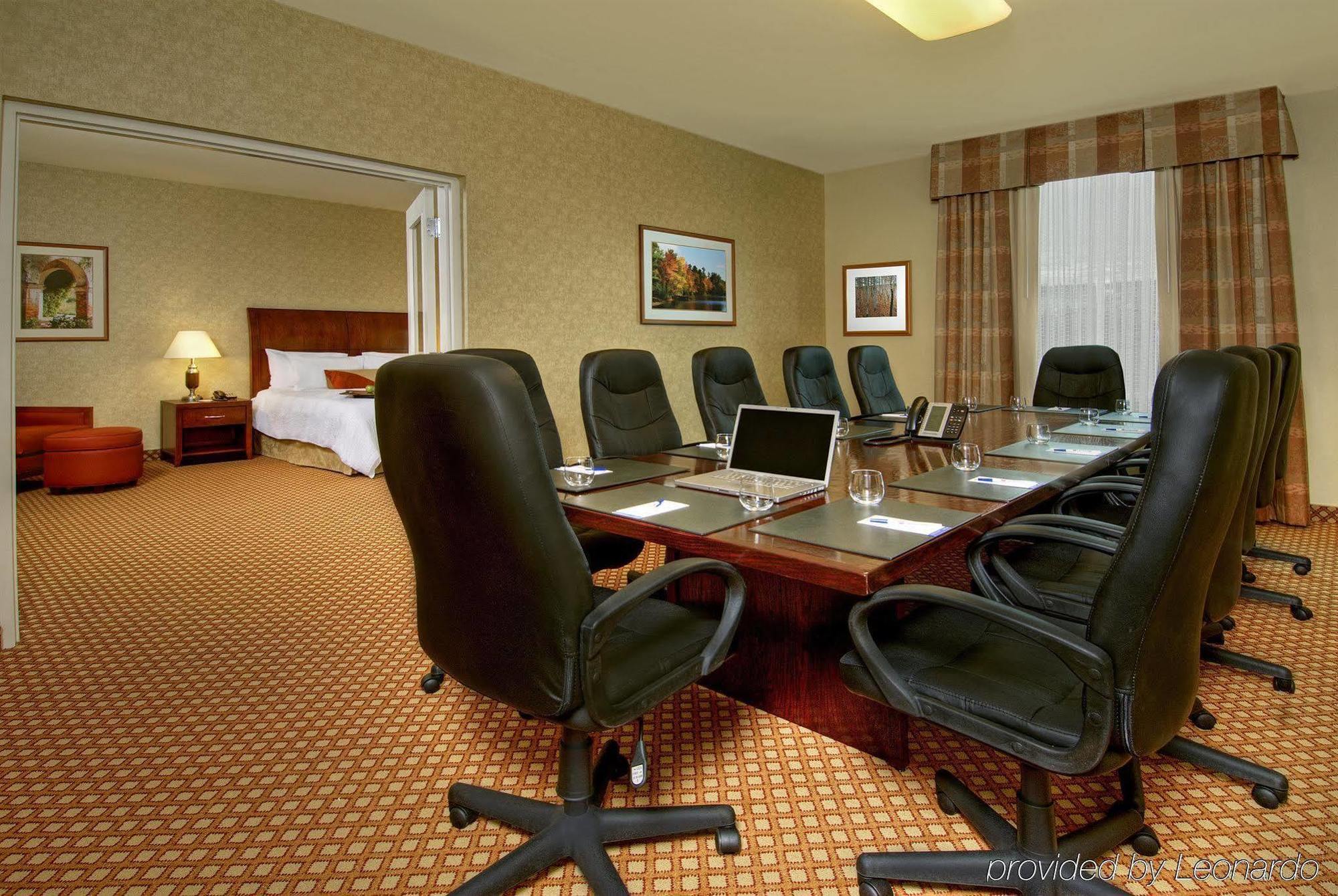 Hilton Garden Inn Ottawa Airport Exterior foto